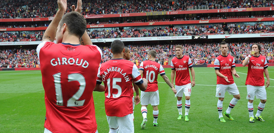 TA：斯通斯今夏不会离开曼城，胡桑诺夫计划留队