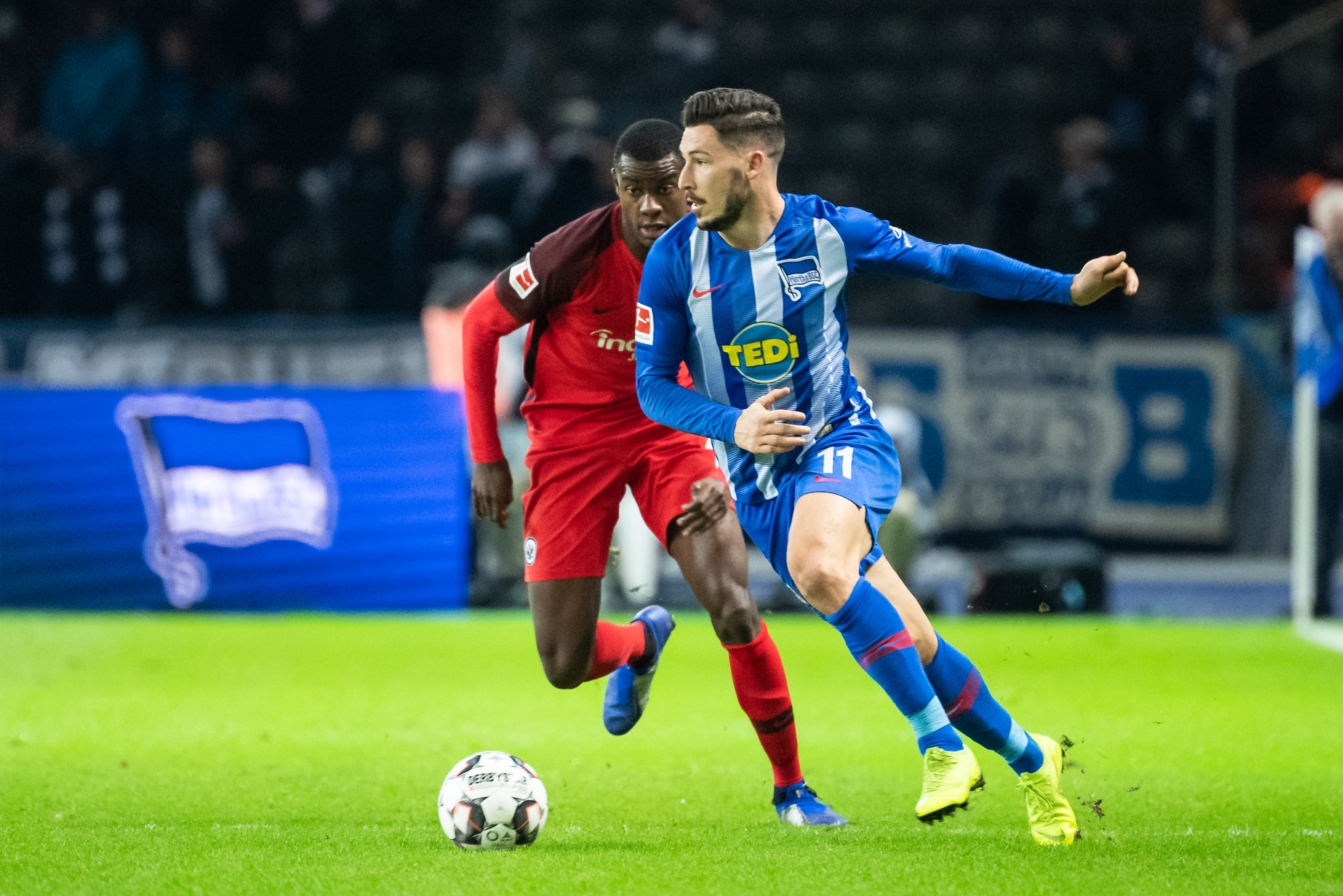 对朱利安·阿尔瓦雷斯的突然刹车