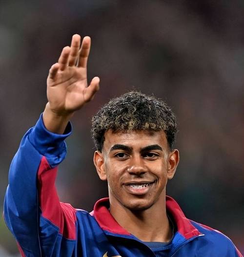 罗克回应转会传闻：我在帕尔梅拉斯很开心，只想留在这里