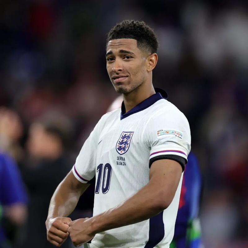 记者问批评球员是否担心更衣室反对，穆帅：你爸对你永远都很好？