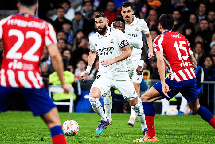 中场一脚直塞把后防撕开了