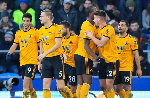 湖人詹姆斯关键三分带队取胜太阳