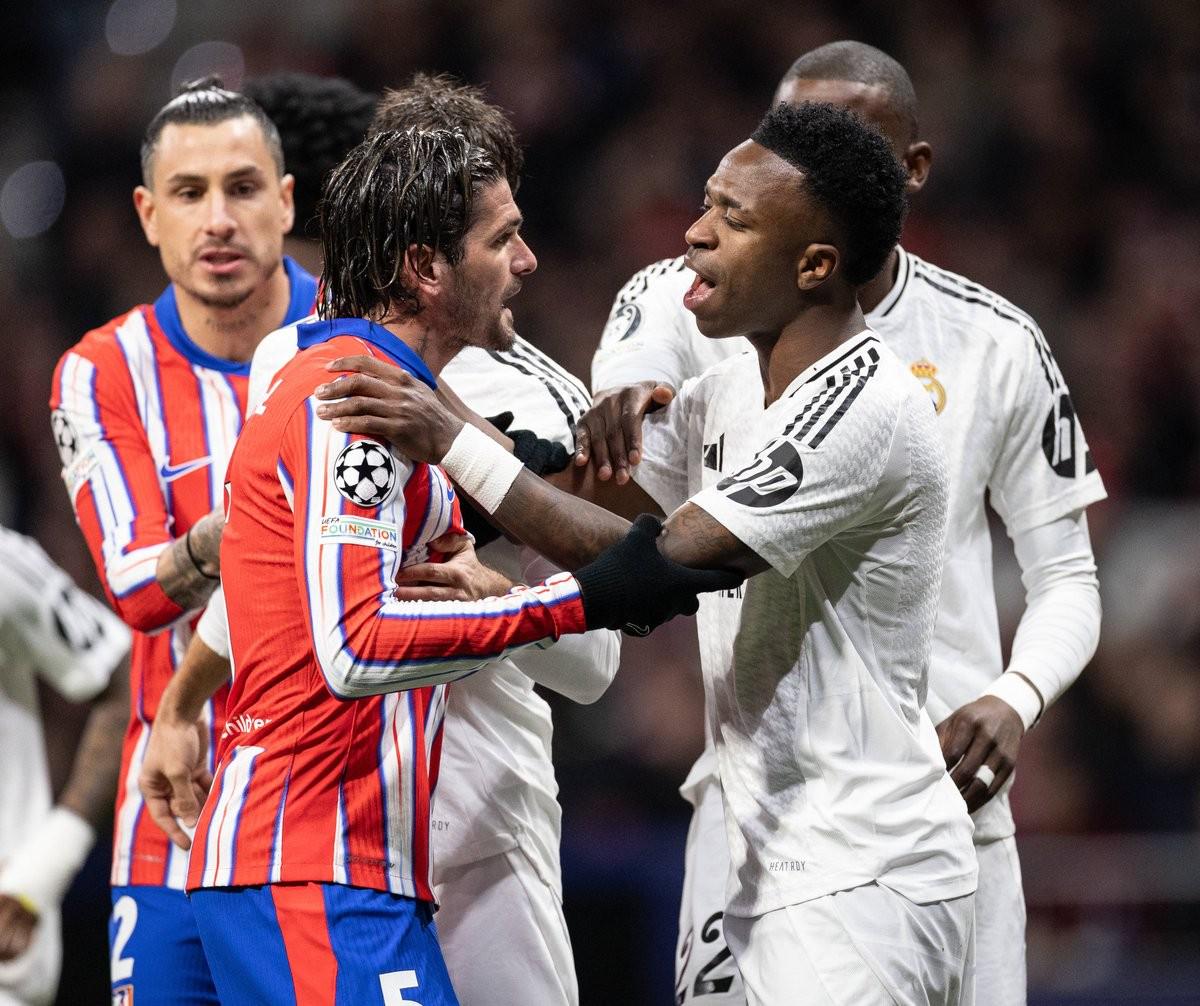 足协杯半场：法比奥梅开二度，王刚伤退，国安2-0河南