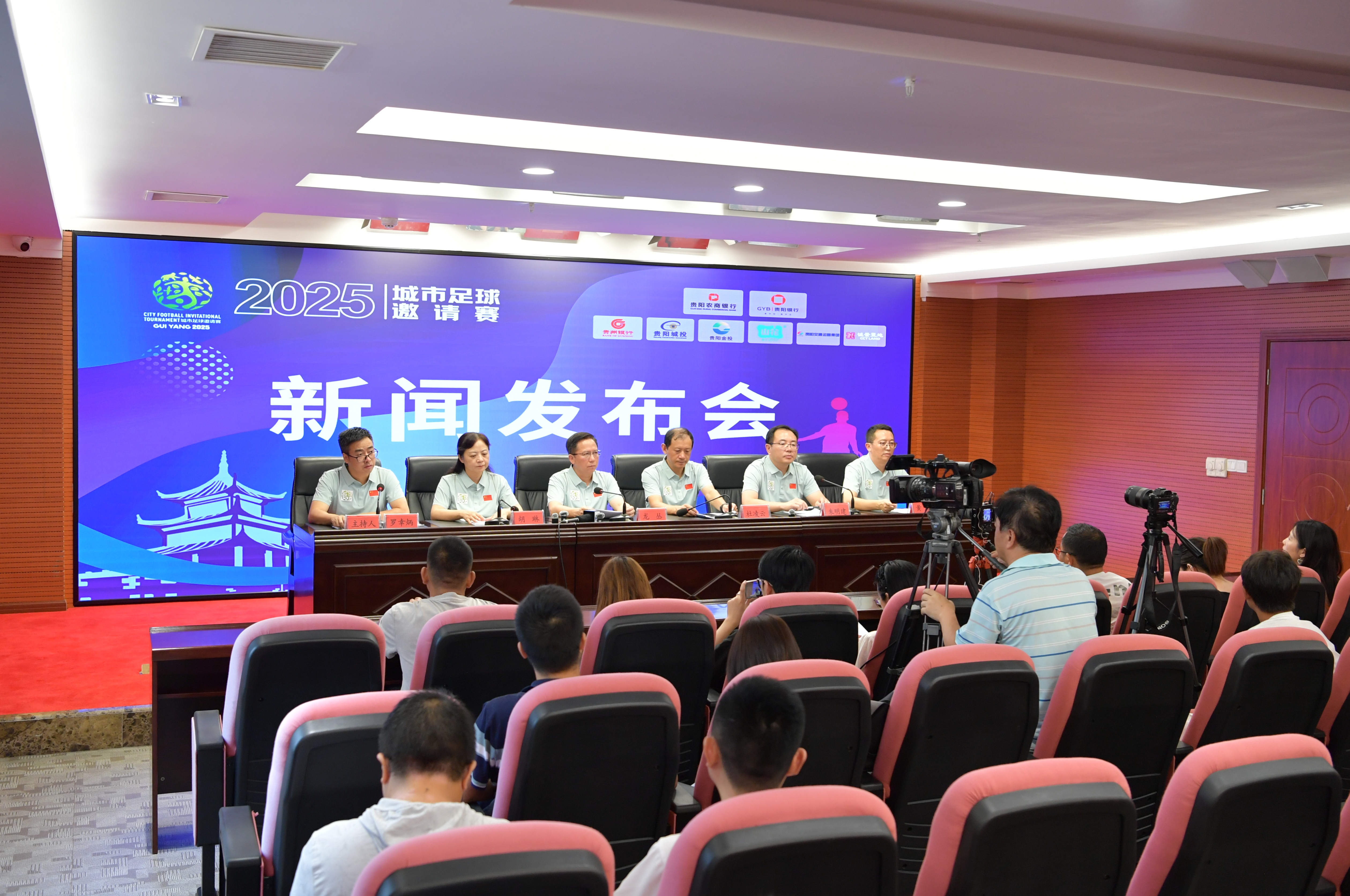 MacT认为NIP将三比二击败WBG，PYL认为WBG将三比一击败NIP
