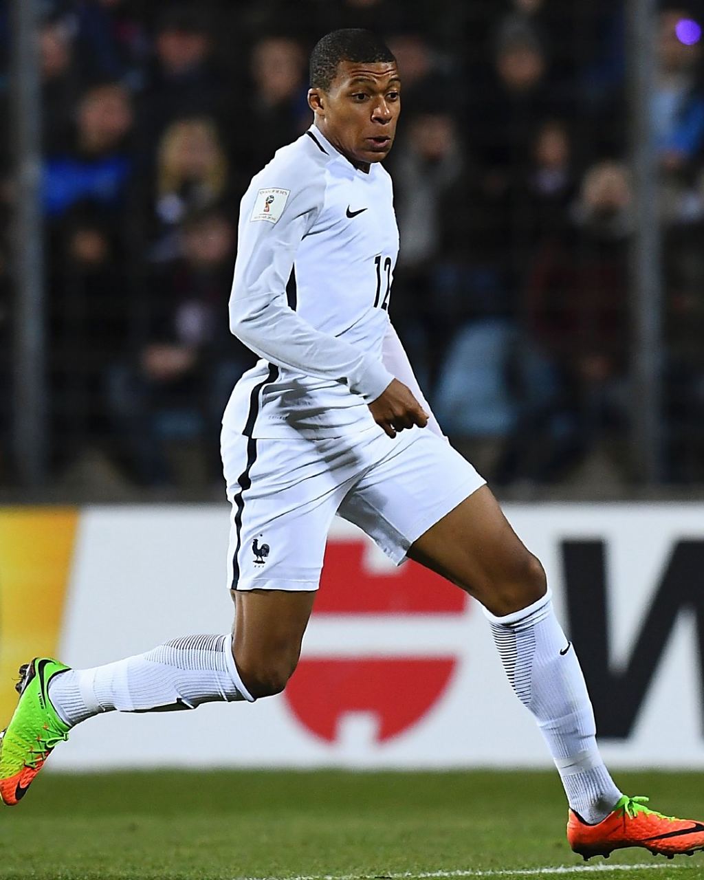 西甲：巴萨主场3-0完胜瓦伦西亚